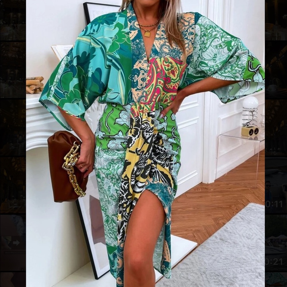 Floral & Paisley Print V Neck Batwing Sleeve Dress